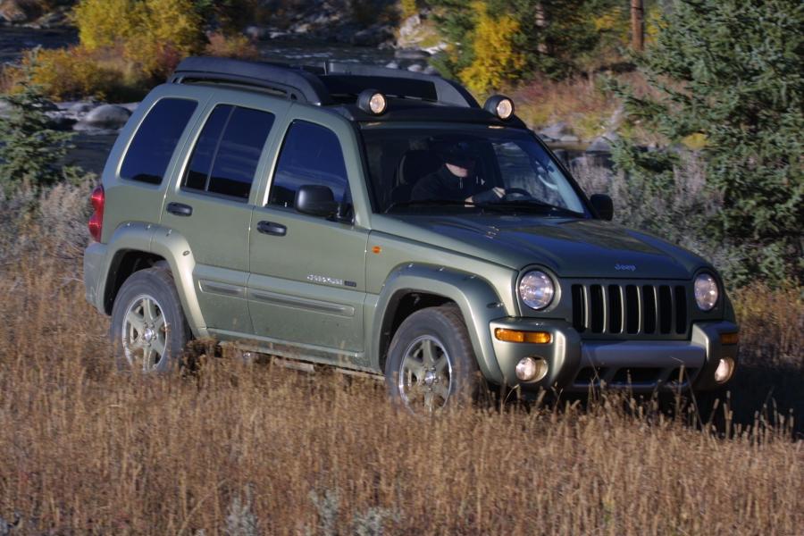  Jeep Cherokee Renegade 2002 года  (фото 17 из 33)